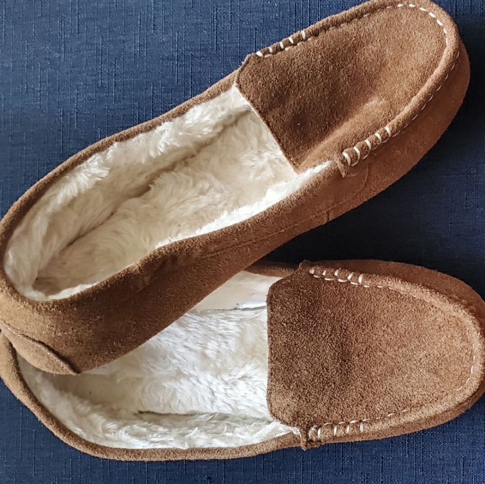 Stars Above Fuzzy Lined Mocassins US W 9 (NWOT)